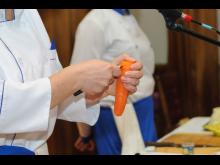 Майстер клас з нарізання овочів і фруктів та оформлення страв 2013